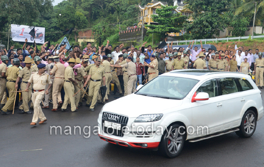 Eggs thrown at Ramya